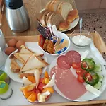 شقة Fatiras