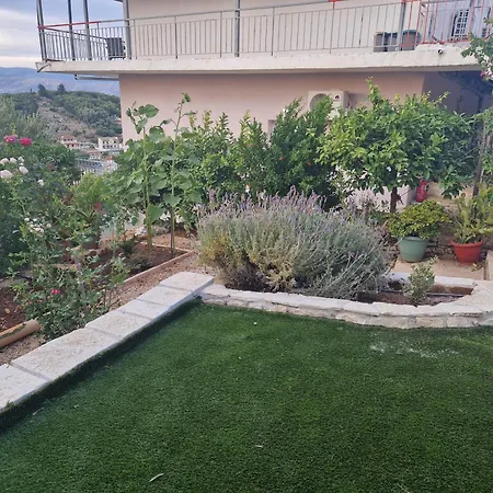 Fatiras Apartman *