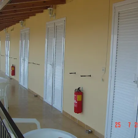 Fatiras Studios Apartment